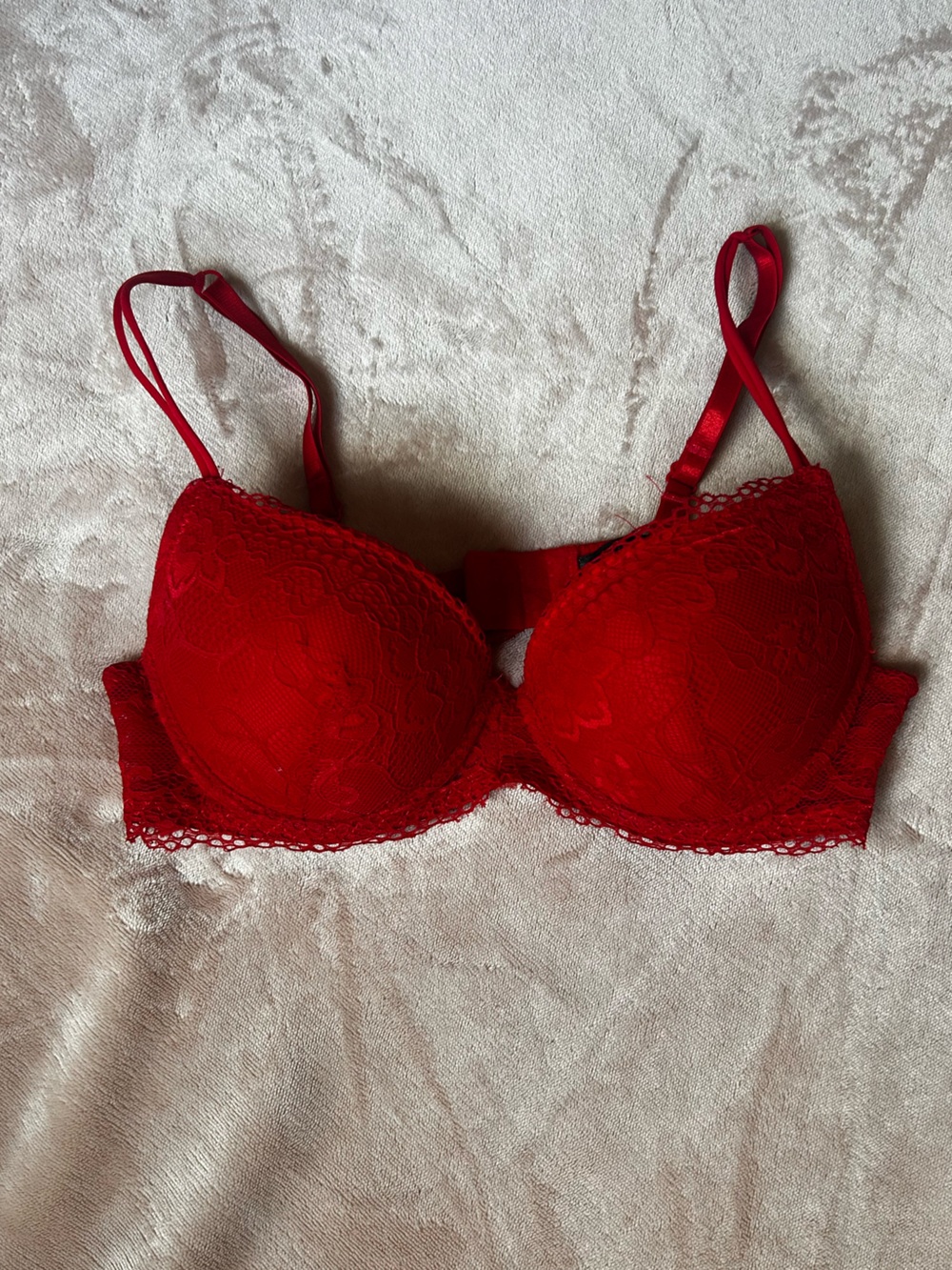 FREE WITH BUNDLE 💕 Red Lace Push-Up Bra 34B